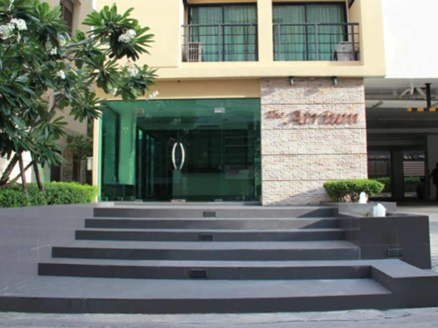 The Atrium Ratchada 13 Aparthotel Bangkok Exteriör bild